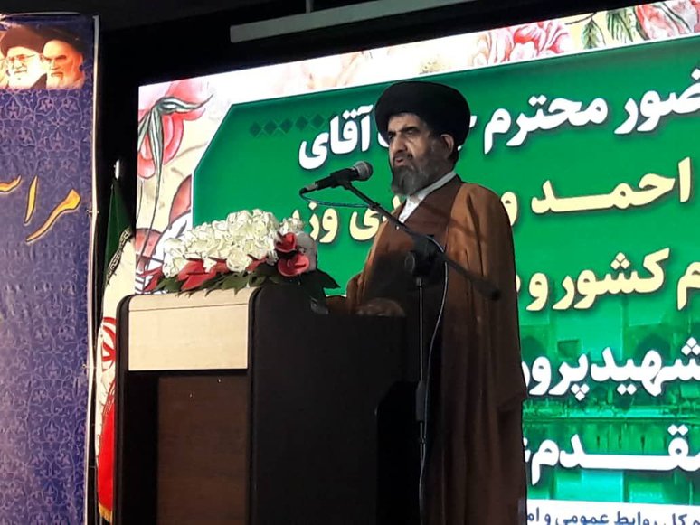 استاندار اصفهان باید با حوزه ارتباط ویژه داشته باشد چرا که اصفهان استانی مذهبی است