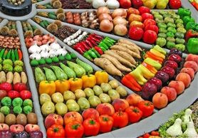 گلایه میوه‌فروشی‌های اصفهان از عرضه میوه‌های بسته‌بندی با قیمت گزاف