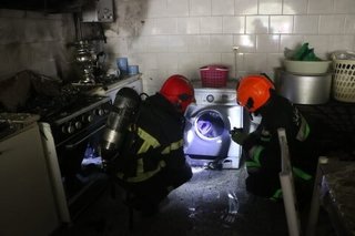 گرفتاری ساکنان منزل مسکونی در حریق خیابان شیخ صدوق شمالی