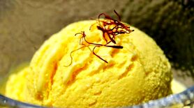 طرز تهیه بستنی زعفرانی در منزل + فیلم