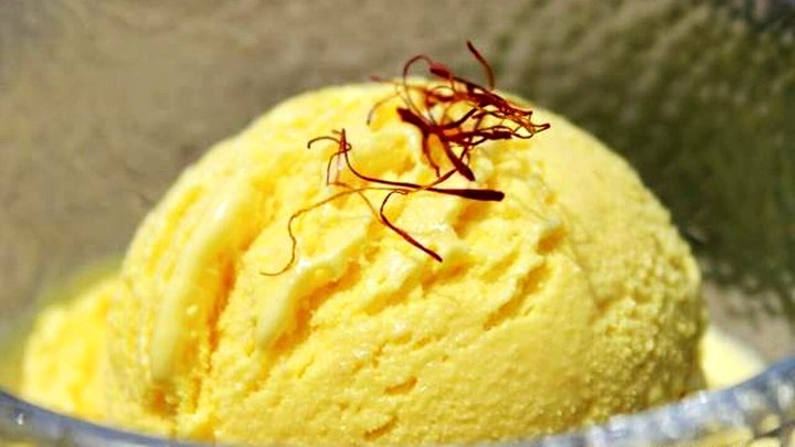 طرز تهیه بستنی زعفرانی در منزل + فیلم