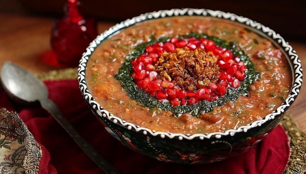 طرز تهیه آش انار شب یلدا به ۲ روش