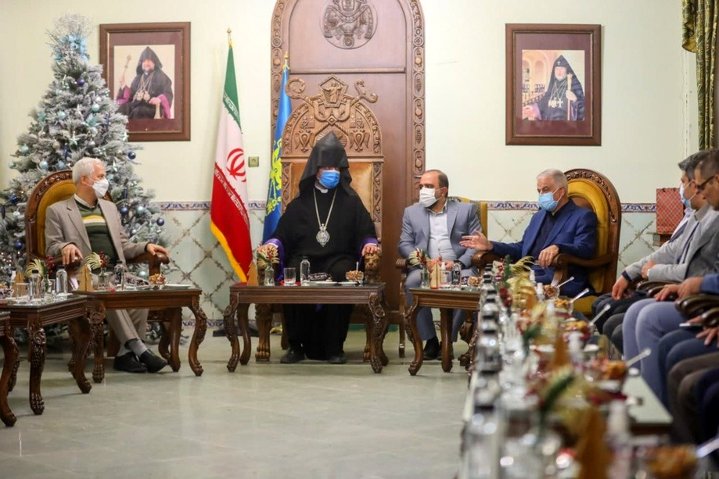 شهردار اصفهان: زندگی مسالمت آمیز پیروان ادیان مختلف در اصفهان مورد الگو قرار بگیرد