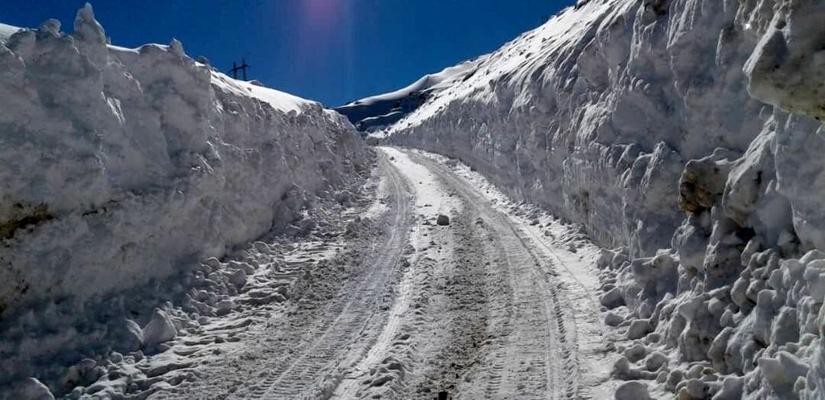 گردنه «کلوسه» در شهرستان فریدونشهر اصفهان مسدود است
