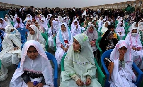 جشن دختران روز‌ه اولی در اصفهان برگزار شد