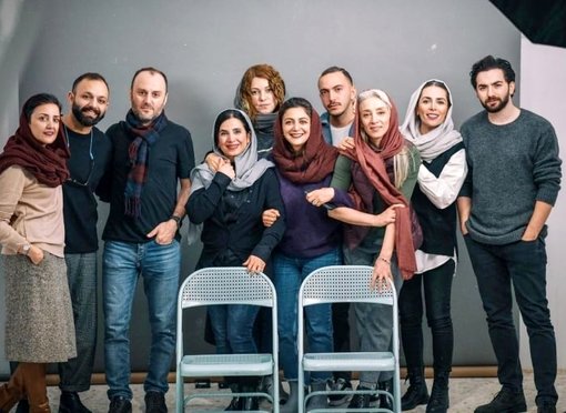 عکس دسته جمعی بازیگران در مدرسه صابر ابر