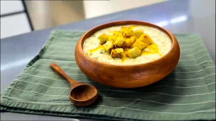 طرز تهیه سوپ کلم بروکلی و پنیر چدار + فیلم