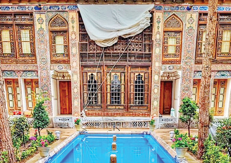 کاخ سرهنگ، موزه‌ای پشت دیوارهای سیمانی شهر