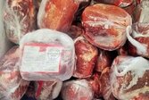 عرضه گوشت منجمد در تمامی میادین میوه و تره‌بار تا دوشنبه