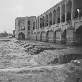 عکس قدیمی از  زاینده‌رود در عهد قاجار