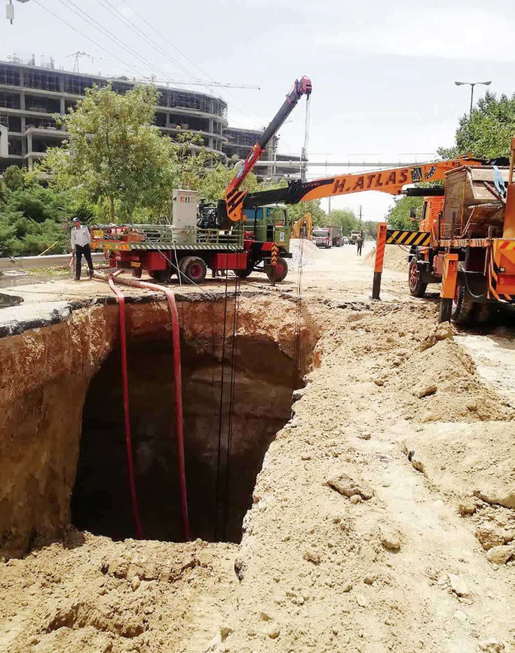 زمین زیر پای بزرگراه خالی شد