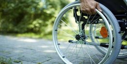 معلولان چشم‌انتظار تحقق شعارها