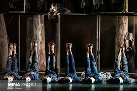 کوران، پاسخی شرقی به یک فلسفه غربی