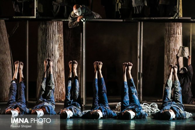 کوران، پاسخی شرقی به یک فلسفه غربی