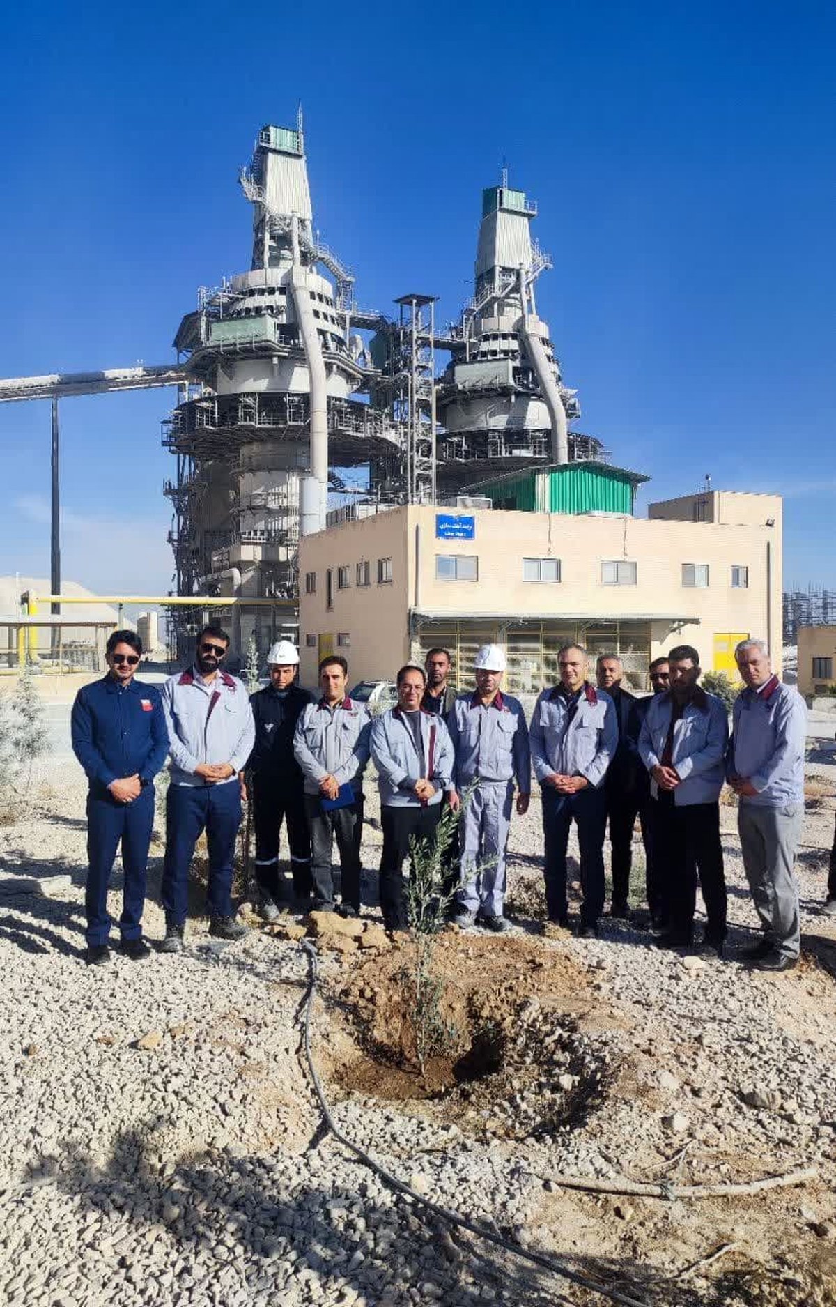 کاشت نهال مقاومت در فولادسنگ مبارکه 