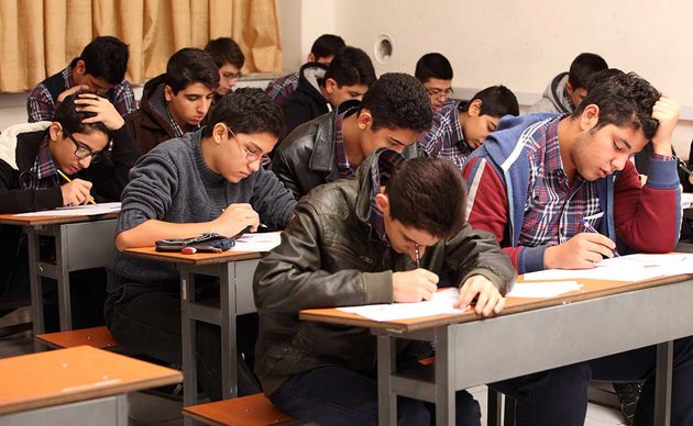 آدرس و شماره تلفن کامل دبیرستان‌های پسرانه دوره دوم اصفهان | راهنمای جامع 1404