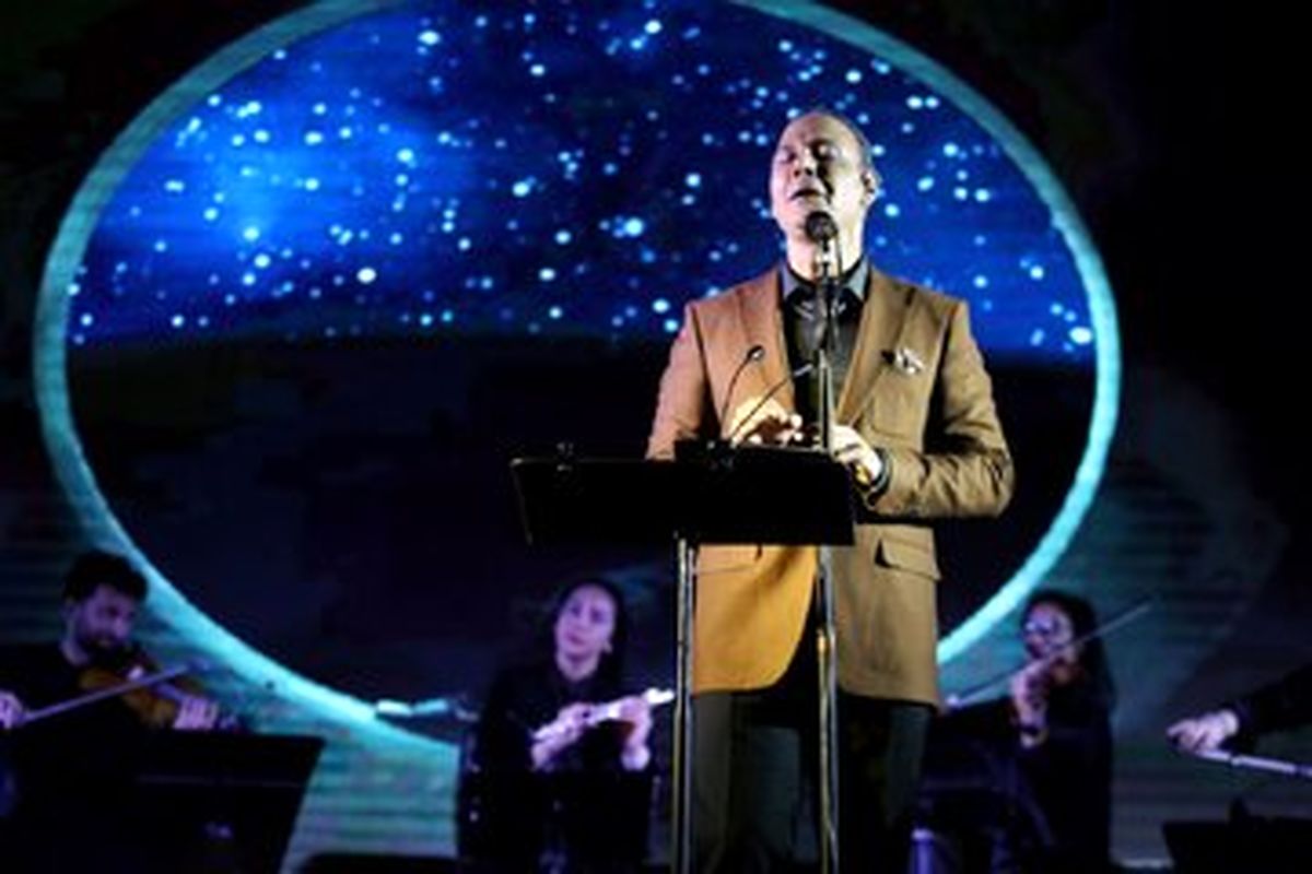 اجرای علیرضا قربانی در تالار برگزاری جایزه صلح نوبل