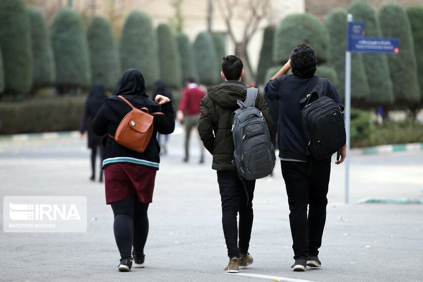 نفس های بریده دانشگاه پشت سر دانشجوی امروز