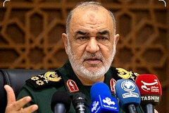 پرچم اسرائیل زیر پای فرمانده کل سپاه پاسداران +عکس