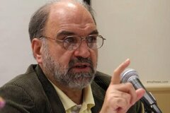 همه را بی شرف و باطل و خود را فقط حق می دانند / در کلابهاوس عده ای به انبانی از حرف تبدیل شده اند/ همه پیش بینی ها یتان غلط بود کمی شرمنده باشید