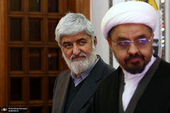 عکسی از وزیر رئیسی در مراسم سالگرد مادر علی مطهری