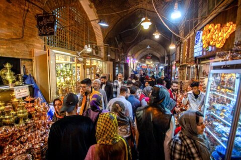 صفای بازار به شلوغی آن است
