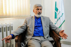 نارضایتی رهبر انقلاب از عملکرد مسئولان اجرایی در تحقق شعارهای سال به روایت حمیدرضا ترقی