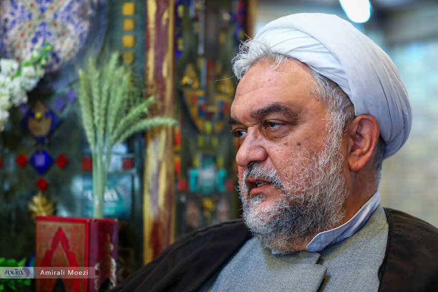 امیری فر: احمدی‌نژاد با تیم جدیدش جلسات محرمانه دارد /قالیباف نباید درباره فرزندانش سکوت می‌کرد /محصولی مستاجر بود اما یکدفعه ثروتی بهم زد