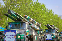 بازدید نماینده ولی فقیه در کاشان از گروه موشکی ۸۴۰ ارتش