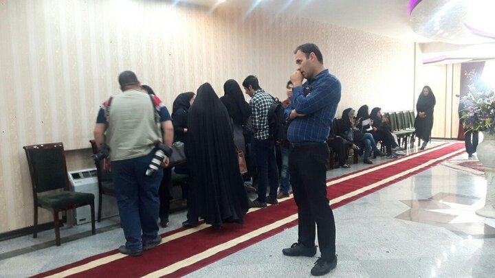 بی مهری وزیر آموزش و پرورش به انتظار خبرنگاران