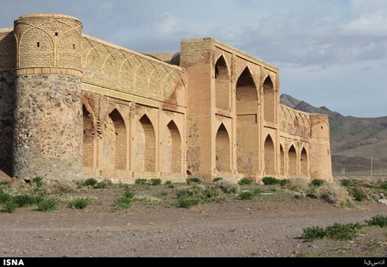 مستند نگاری بیش از 10 اثر تاریخی"نوش آباد"