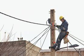  *سیم‌بانان؛ نگهبانان خاموش روشنایی*