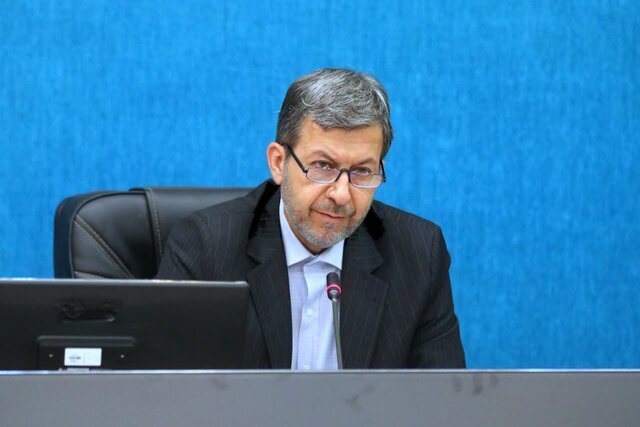  عدالت باید از پشت میزها به متن زندگی مردم بیاید