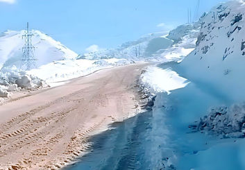 شکست غول سفید در فریدونشهر؛ گردنه «کِلوسه» بازگشایی و ۱۲ خودرو از کولاک نجات یافتند