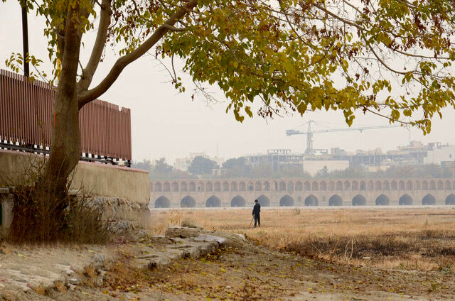 تا ۲۰۲۷ اصفهانی هست؟