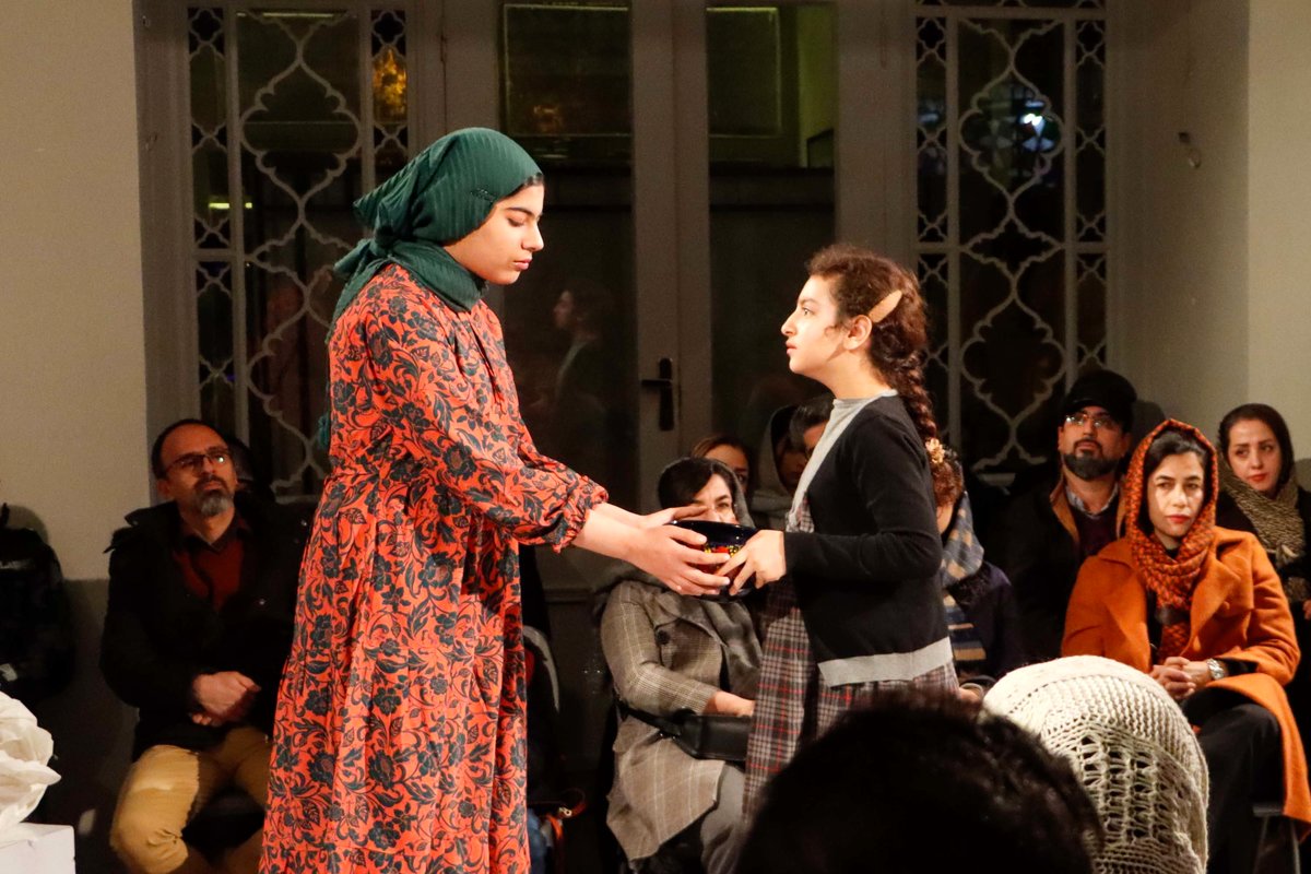 تئاتر «سکوت وقت تماشای فلامینگوهای بهاری»