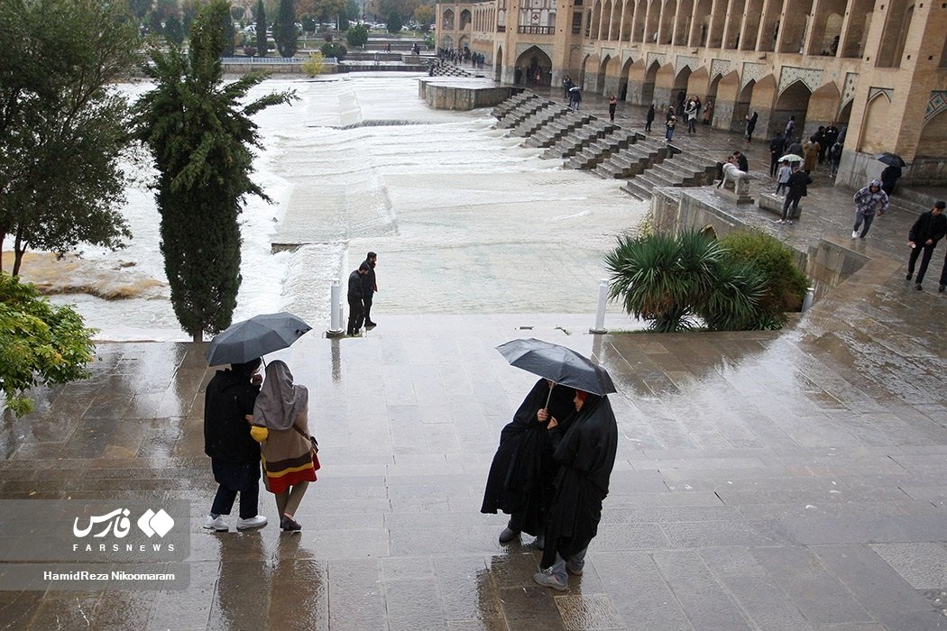 اشک های آسمان برای زاینده‌رود