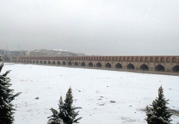 پایان آلودگی با طعم یخبندان؛ سامانه «برف و کولاک» از شامگاه جمعه اصفهان را فرا می‌گیرد