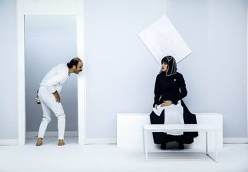 فراتر از صحنه؛ پشت پردهٔ تلاش، ایستادگی و عشق به هنر
