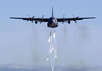 بارورسازی ابرها: واقعیت علمی برای معجزه آبی یا فریب بزرگ؟ از «۴۰ درصد افزایش بارش» در ایران تا هشدار «ابردزدی»