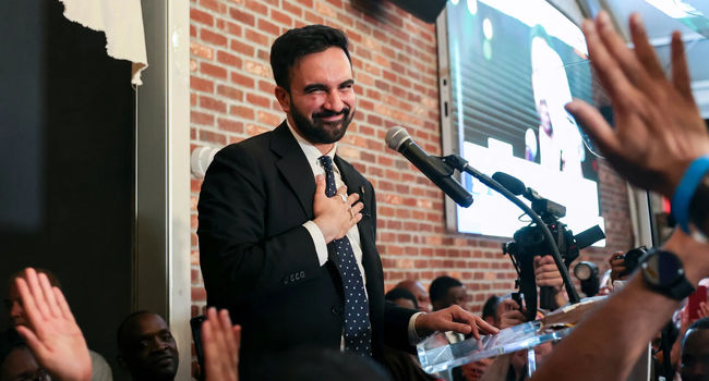 مسلمان ۳۳ ساله، قلب سرمایه‌داری را فتح کرد! زهران ممدانی چگونه با وعده «افزایش مالیات»، قدرت را از سرمایه‌داران ربود؟