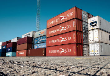 تجارت خارجی گمرک اصفهان از مرز یک میلیارد دلار گذشت!