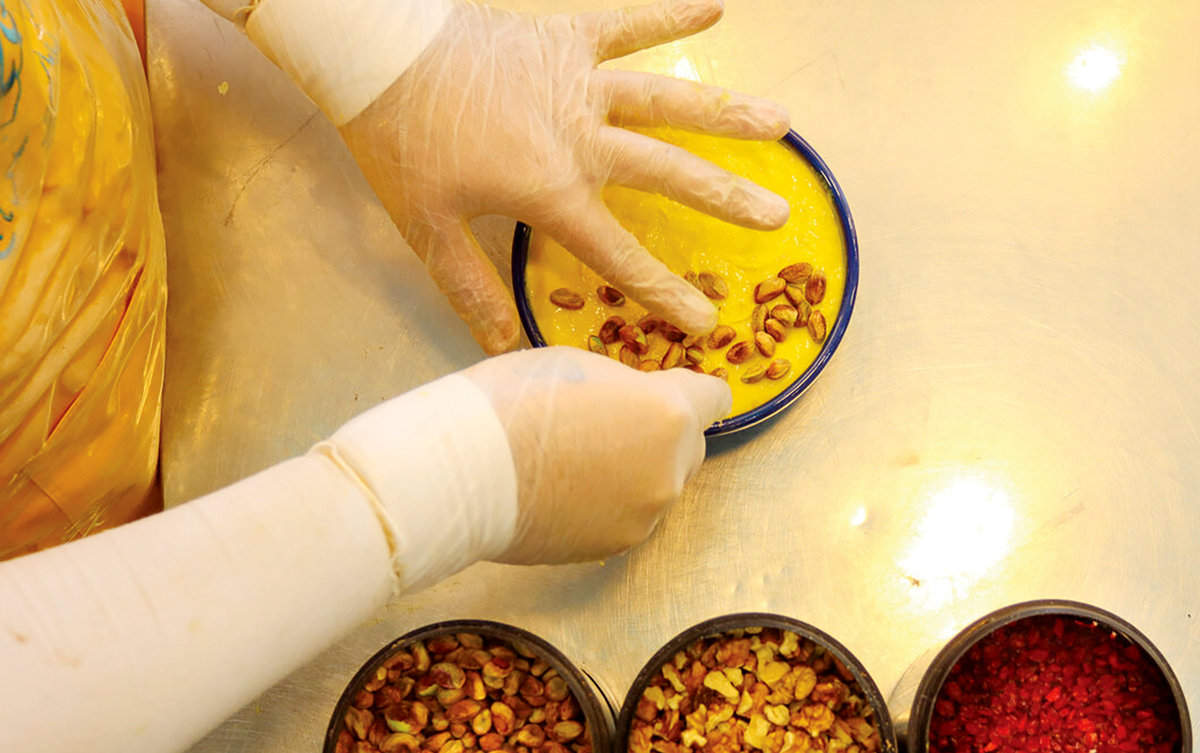 خورش ماست، پرچم‌دار سنت اصفهان+فیلم